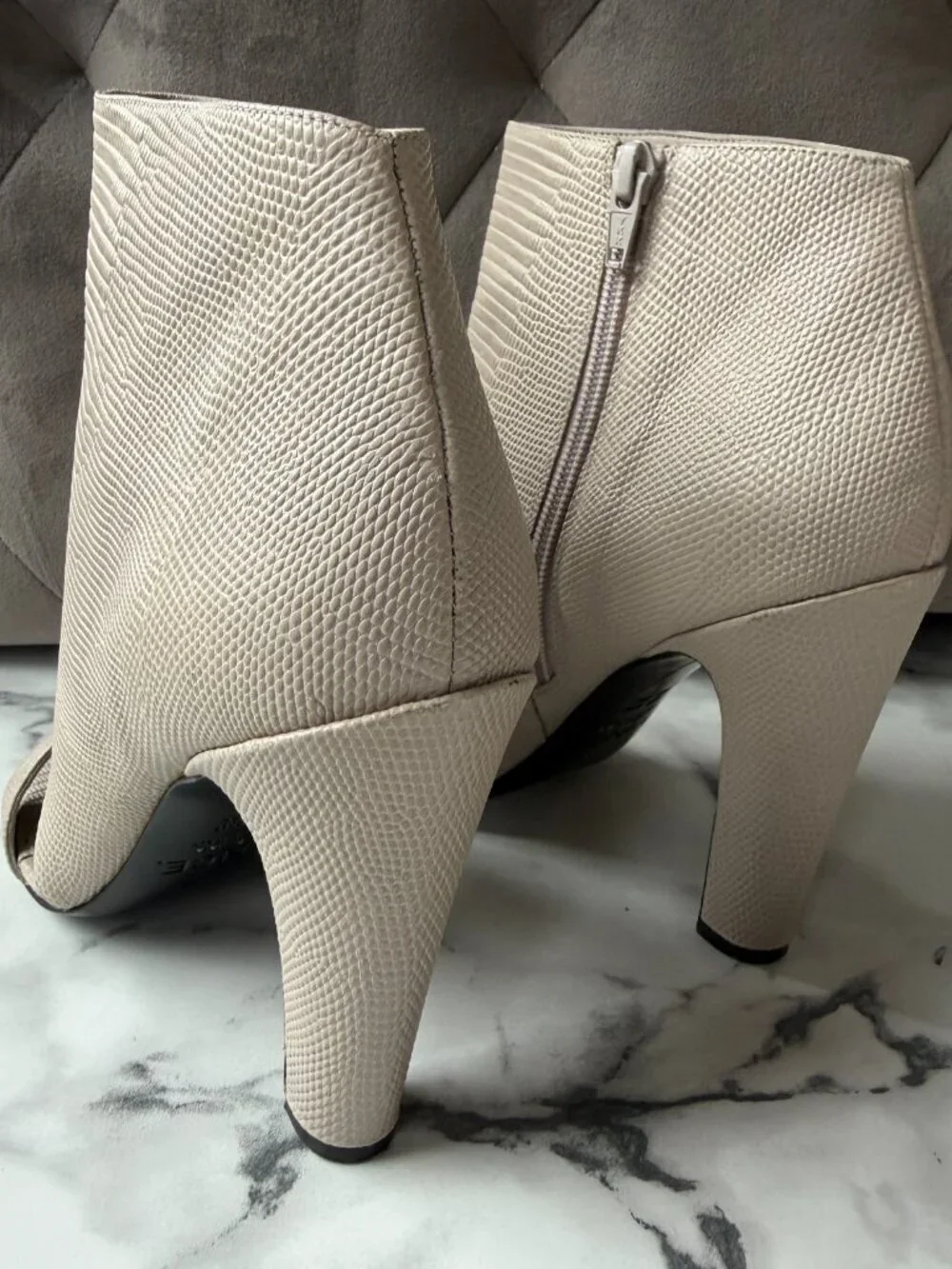 Vince Sansa Light Gray Leather Open Toe Bootie Heels Size 9.5